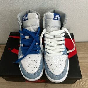 Jordan 1 Hyper Royals